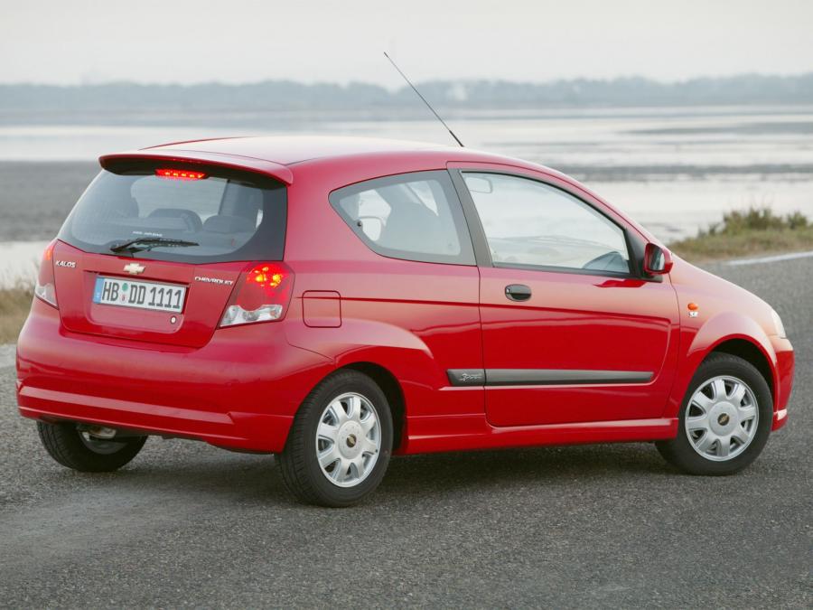  Chevrolet Kalos 3-Door 2003 года  (фото 12 из 21)